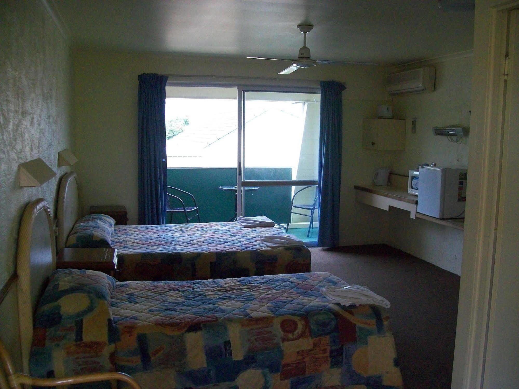 Sun Plaza Motel - Макай Екстериор снимка