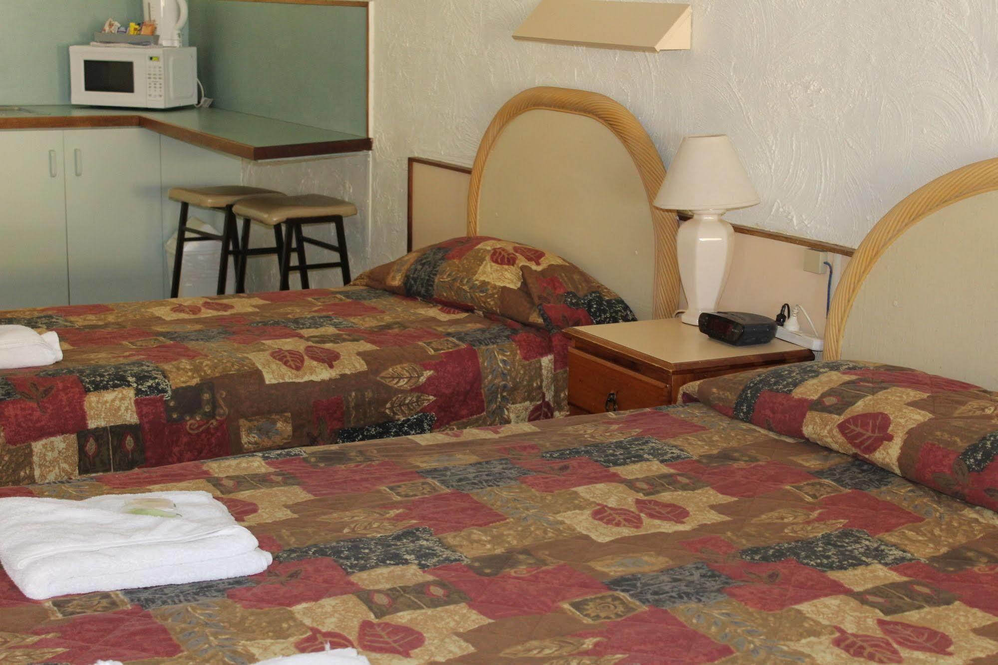Sun Plaza Motel - Макай Екстериор снимка